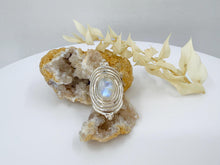 Load image into Gallery viewer, Vienna moonstone
