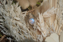 Load image into Gallery viewer, Vienna moonstone