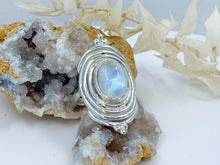 Load image into Gallery viewer, Vienna moonstone
